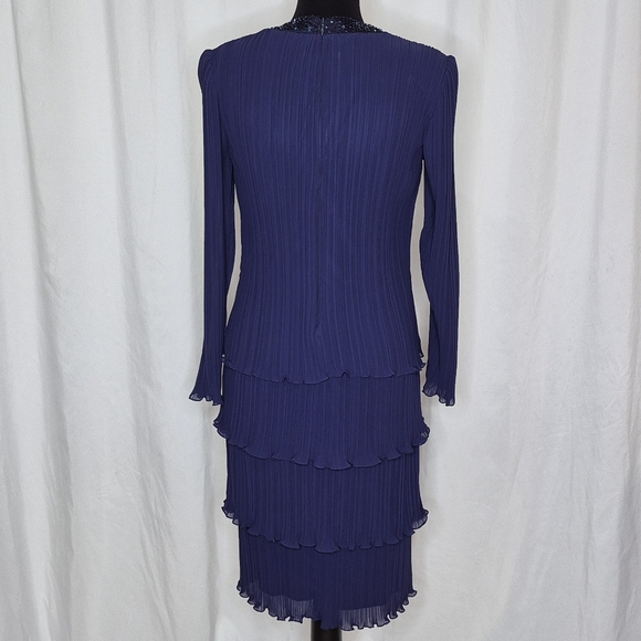 Patra 1-Piece Tiered Pleated Chiffon Beaded Trim Special Event Dress - Size 6 - Picture 4 of 16